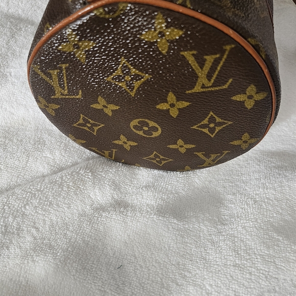 Louis Vuitton Monogram Papillon 26 Vintage Shoulder Bag - Women - Picture 5 of 11